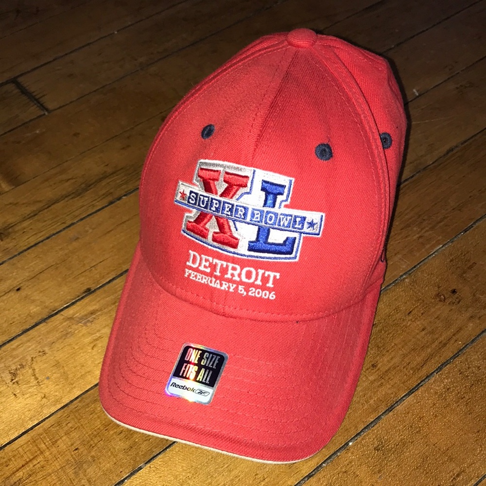 Reebok Red Super Bowl‎ XL Detroit Embroidered Cap